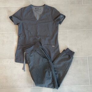 Grey figs scrubs set